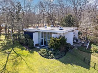 17 Pine Ridge Rd, Woodbridge, CT 06525