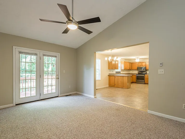 1560 Pheasants Glen Dr — Photo 58