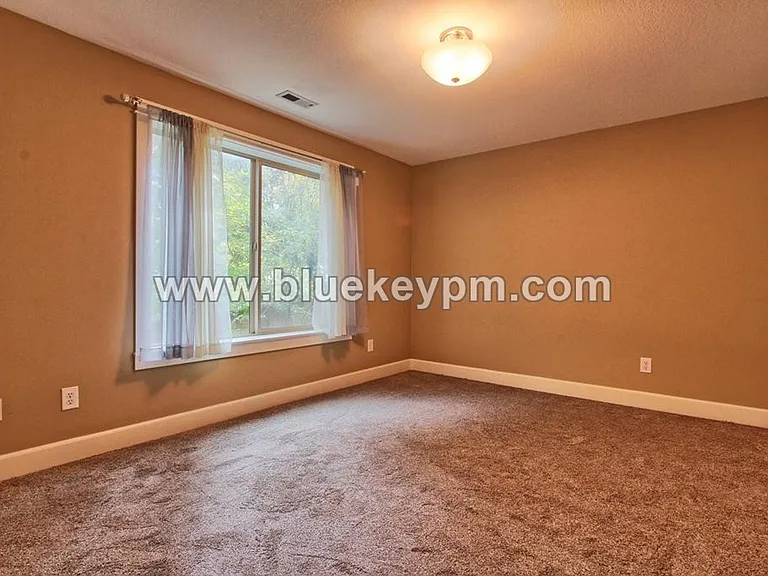 964 W S Cir — Photo 12