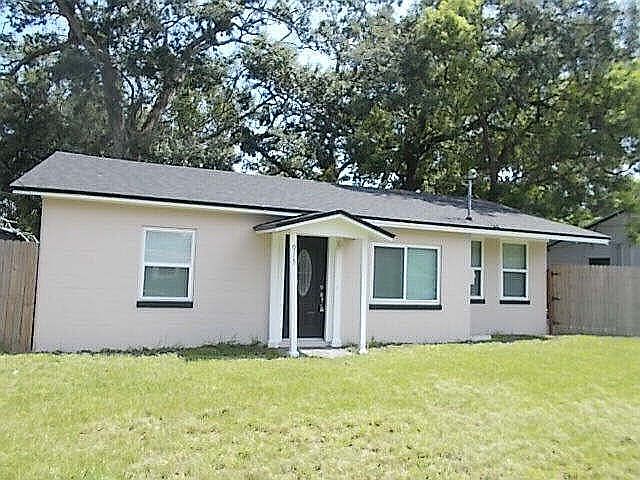 1st image of 915 Dowd Ave