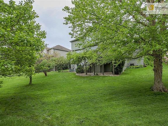 LARGE LOT, TALL TREES, LOTS OF GREEN!