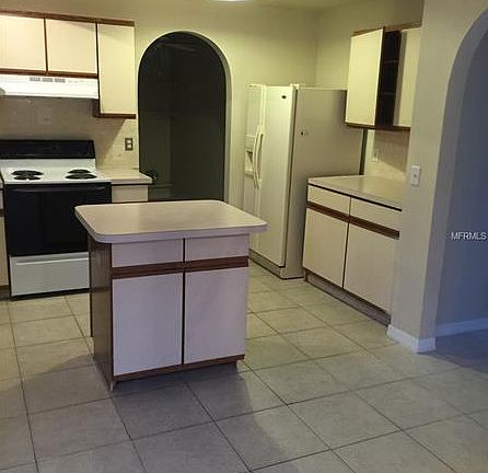 2nd image of 2370 Queenswood Cir