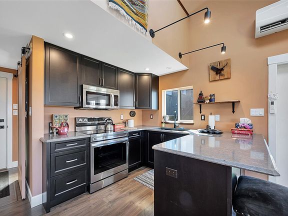 4th image of 315 Crescent Rd W