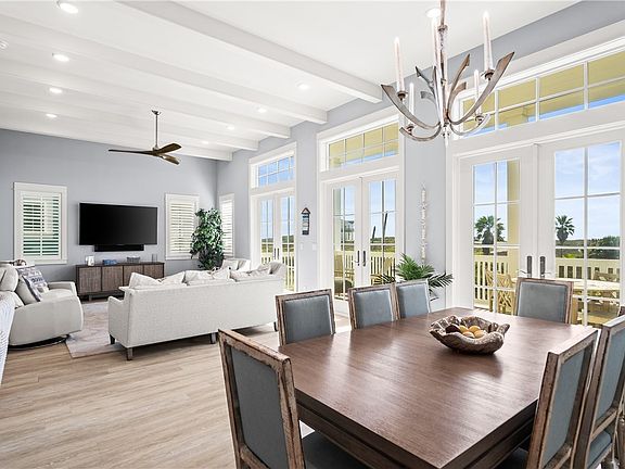 3rd image of 648 Kings Crown Ln