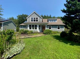 34 Carriage Ln, Amherst, MA 01002