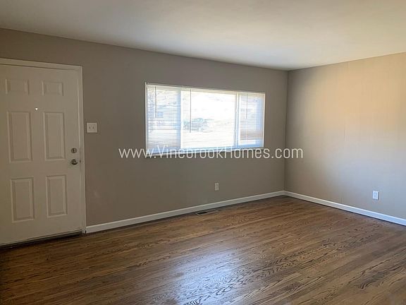 2nd image of 10031 Winkler Dr