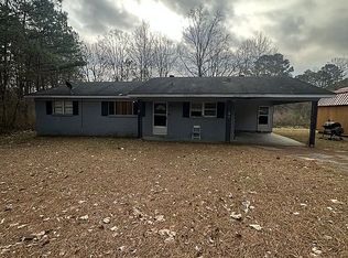 11 Center St, Bay Springs, MS 39422