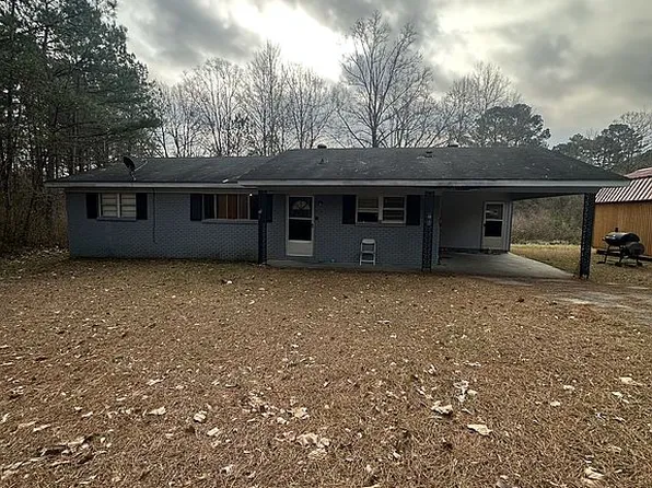 11 Center St, Bay Springs, MS 39422