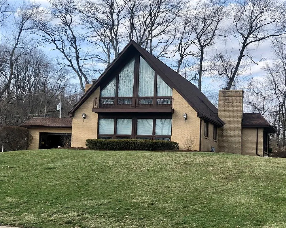 111 Thornhill Dr photo 1