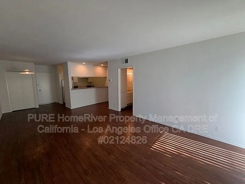 1 bed, 1.0 bath, $2,395 — Photo 3