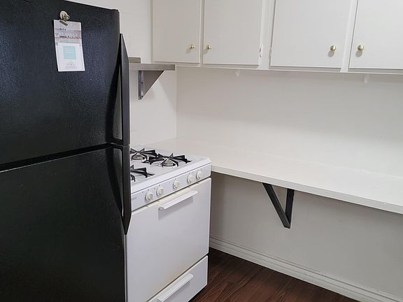 3rd image of 942 Havenhurst Dr