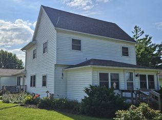 814 Washington St, Scales Mound, IL 61075