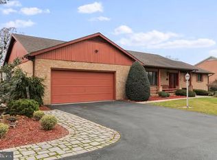 483 Larkspur Ln E, Chambersburg, PA