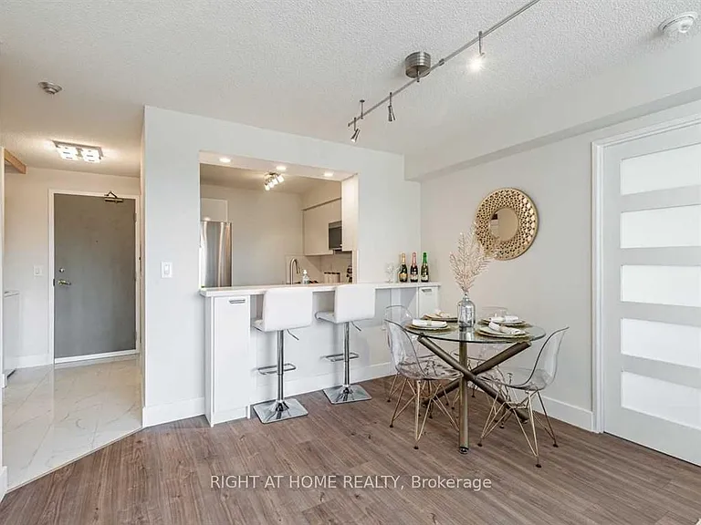 555 Wilson Heights Blvd #215 — Photo 5