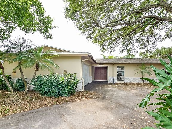 4th image of 1809 Southwood Ln
