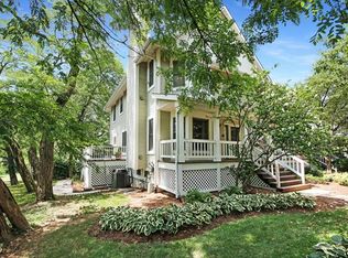 458 Reavis Pl, Saint Louis, MO 63119