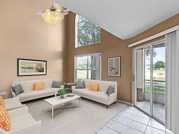4th image of 2498 Saint Augustine Blvd