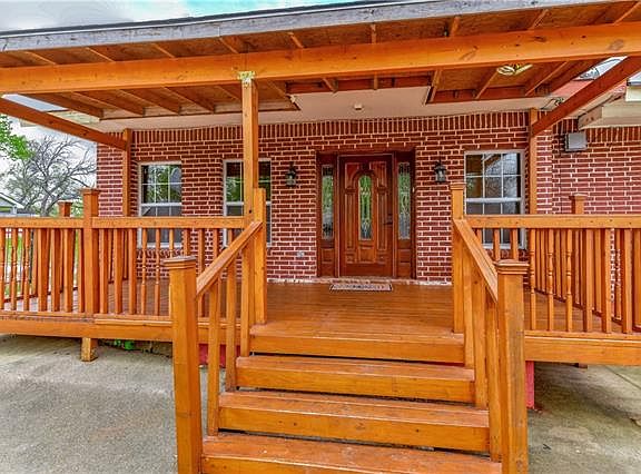 3rd image of 319 Avenue G