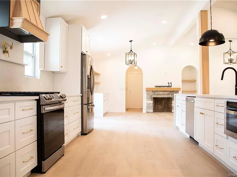 11 Fairmount Dr — Photo 3