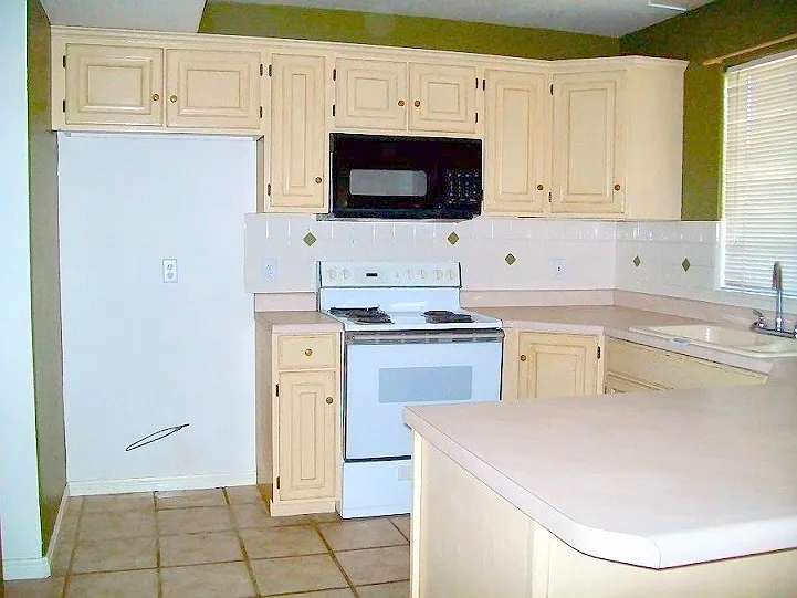 1104 N 1620 W