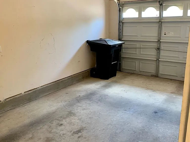 400 Bembridge Ln — Photo 18