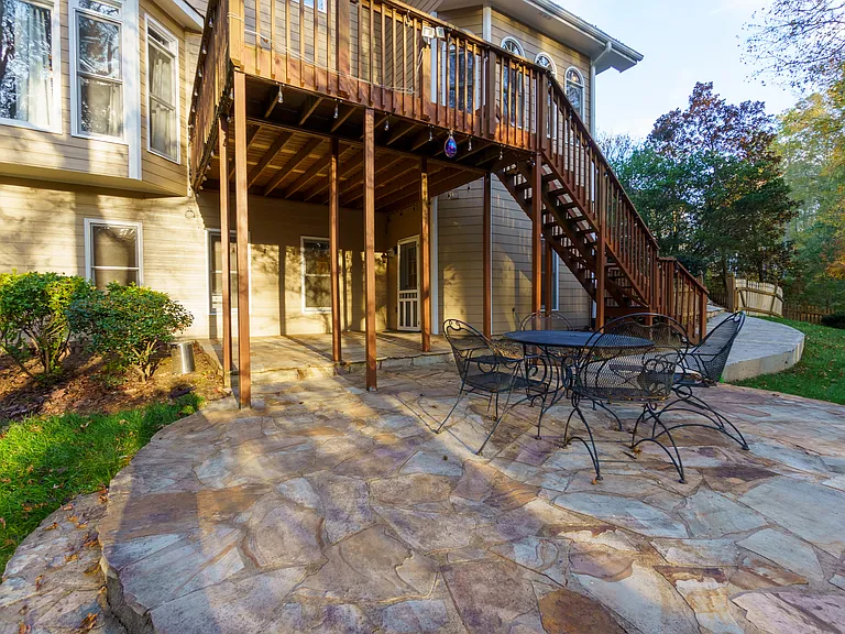495 Pine Bough Ct — Photo 6