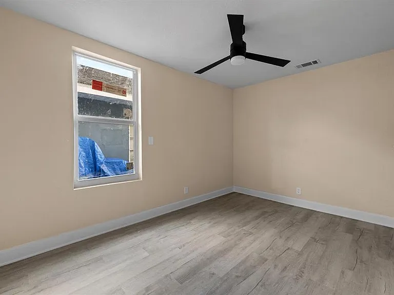 2825 N Taliaferro Ave — Photo 10