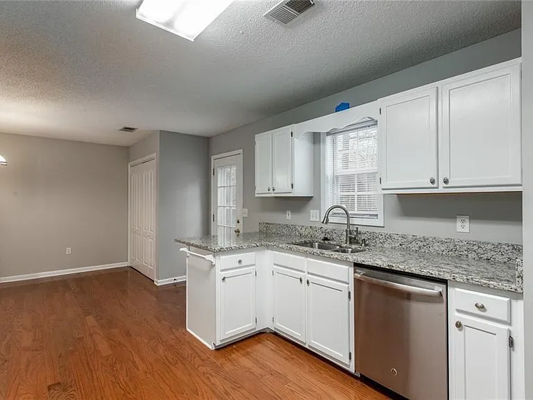 430 Auldon Ct SE — Photo 10