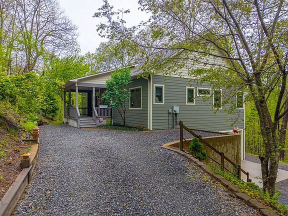 4th image of 610 Highlander Loop Ln