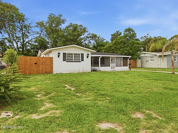 5th image of 7520 BROCKHURST Drive