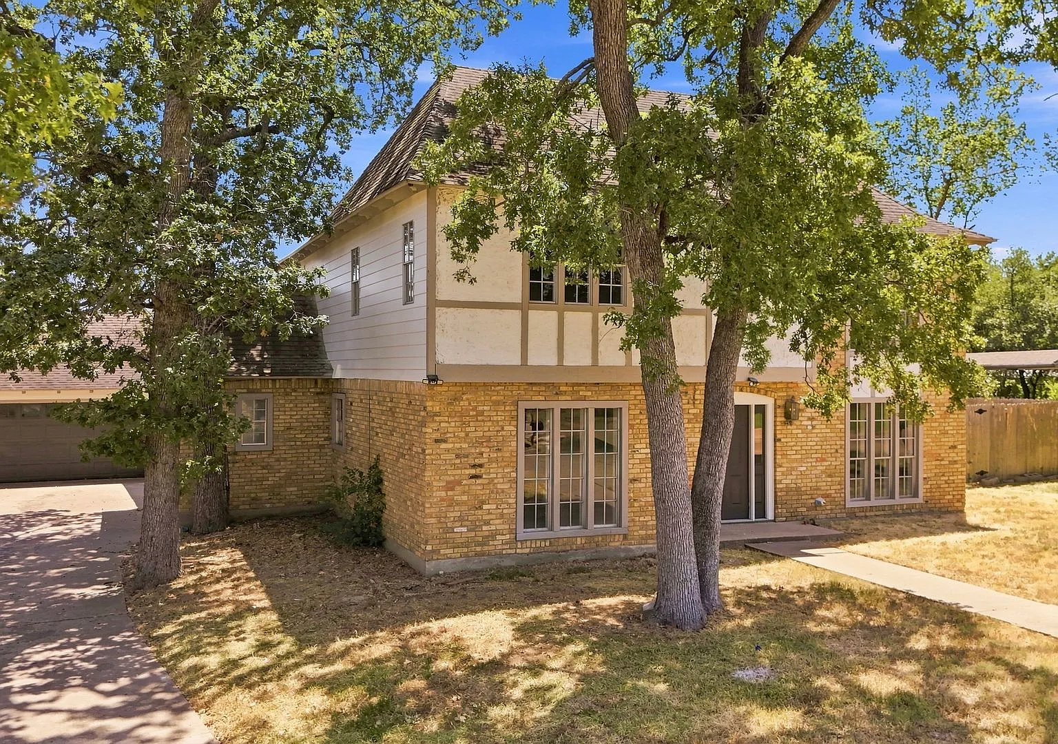 2508 Memorial Drive- Memorial Forest — Photo 2