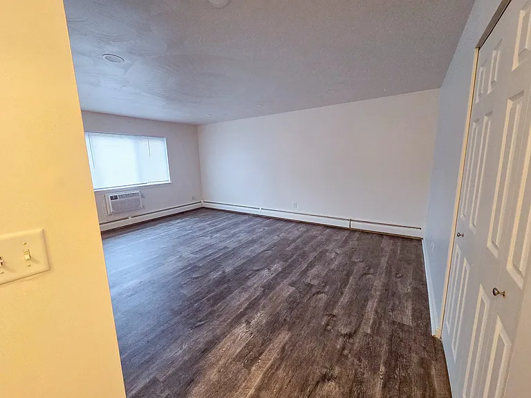 Lake Vista Apartment Homes — Photo 14