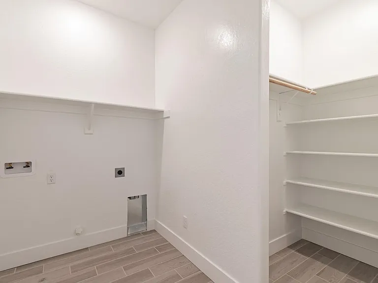 2834 E Tamarind Dr — Photo 20