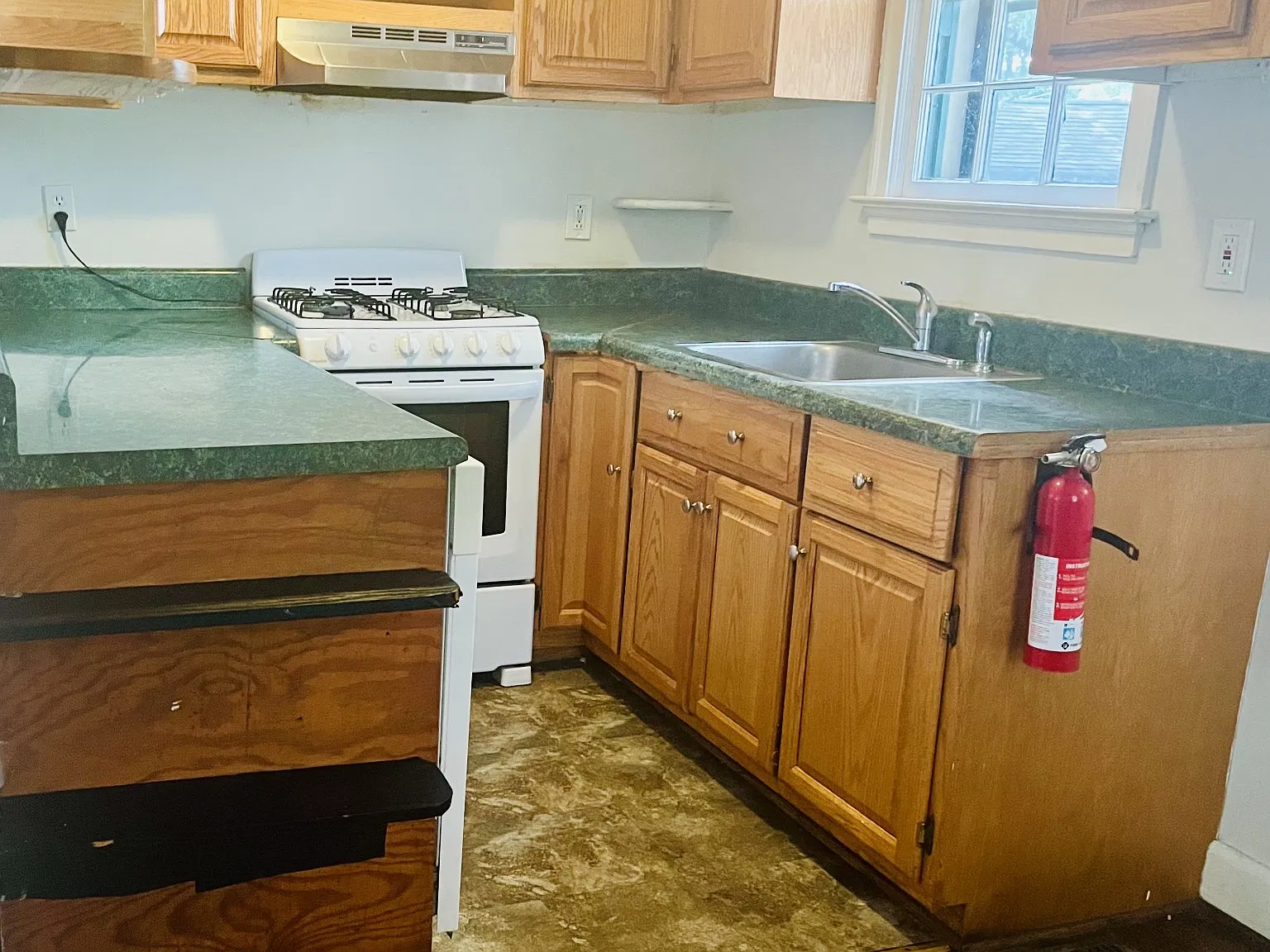 2 bed, 1.0 bath, 744 sqft, $1,400 — Photo 4