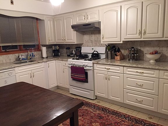 3rd image of 30 Hudson Pl #A