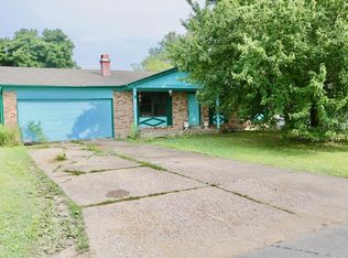 8 Dardenne Dr, Saint Peters, MO 63376