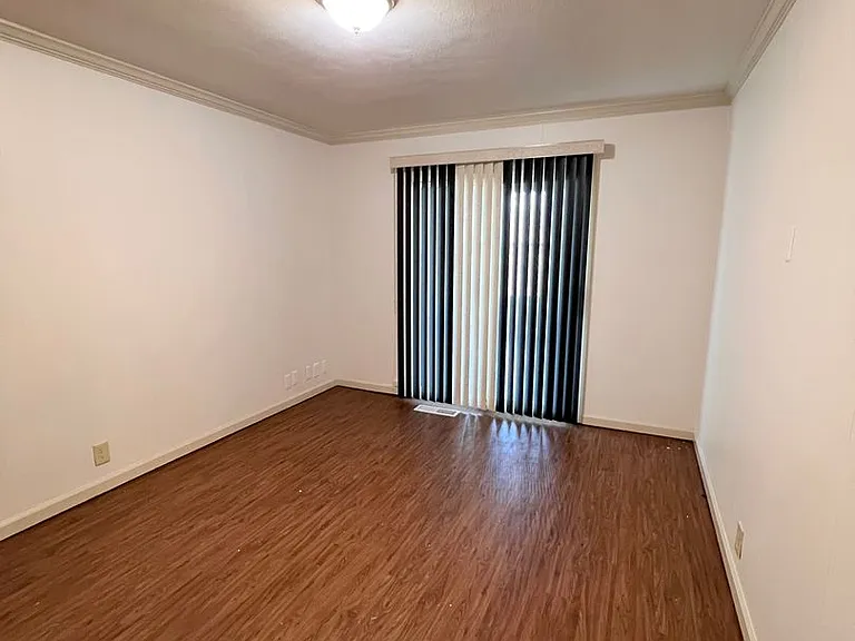 The Envoy Apartments — Photo 20