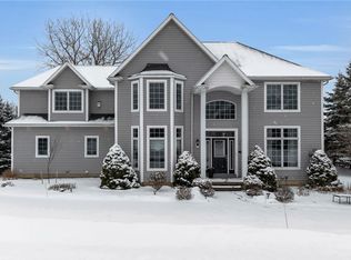 177 Promenade Ln, Williamsville, NY 14221
