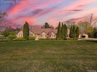49202 Cheshire Ln, Canton, MI 48187