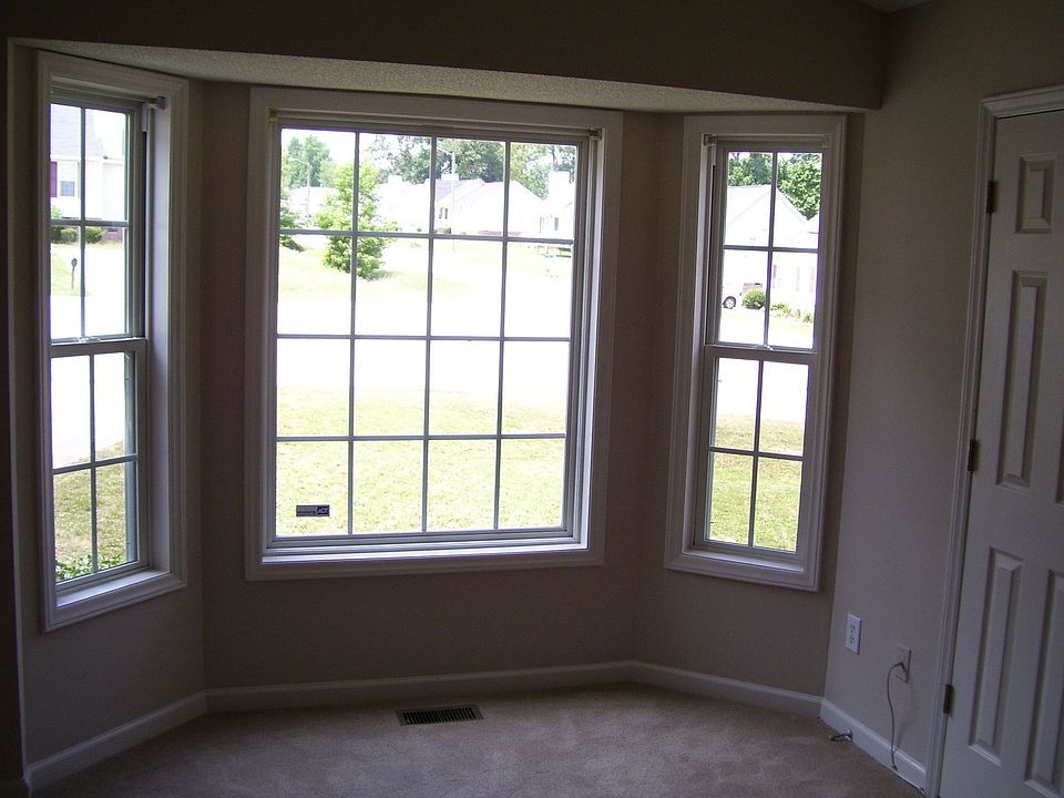 2nd image of 1022 Laurel Leaf Rd