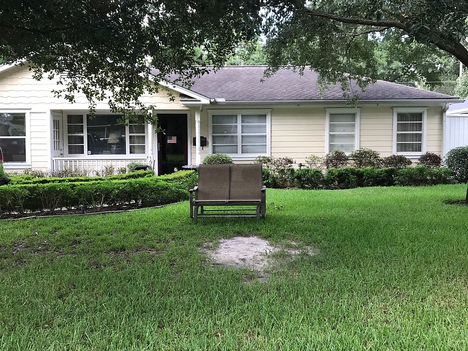 1st image of 1914 Woodcrest Dr