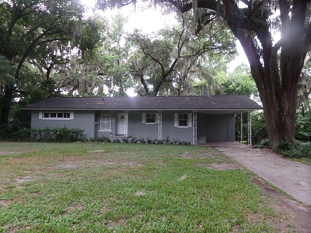 Gorgeous Lot with Oak Trees