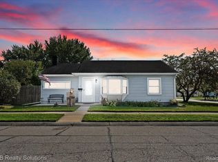 26680 Clancy St, Roseville, MI