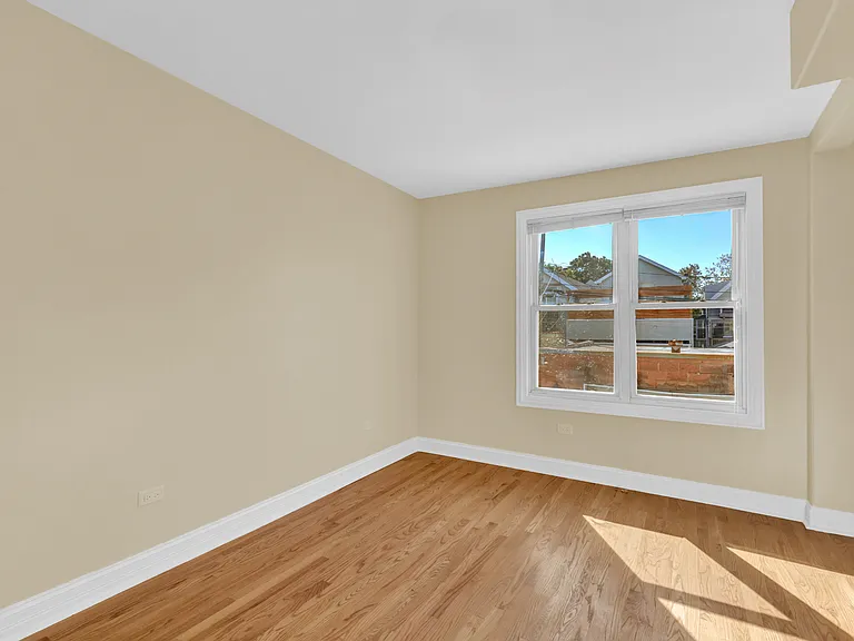 2839 W Nelson St #2 — Photo 5