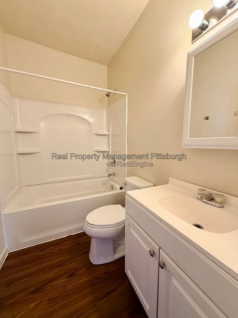4 bed, 2.0 bath, 1300 sqft, $1,795 — Photo 4