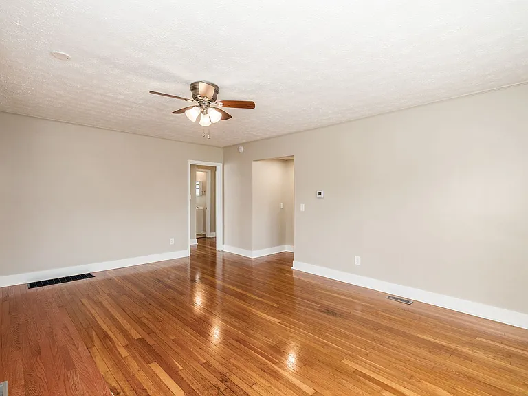 2215 Dresden St — Photo 6