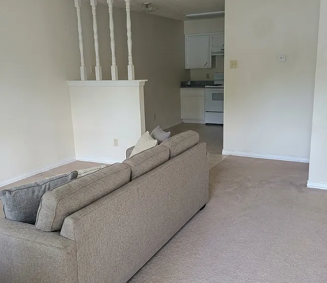 14411 Pine St #4 — Photo 3