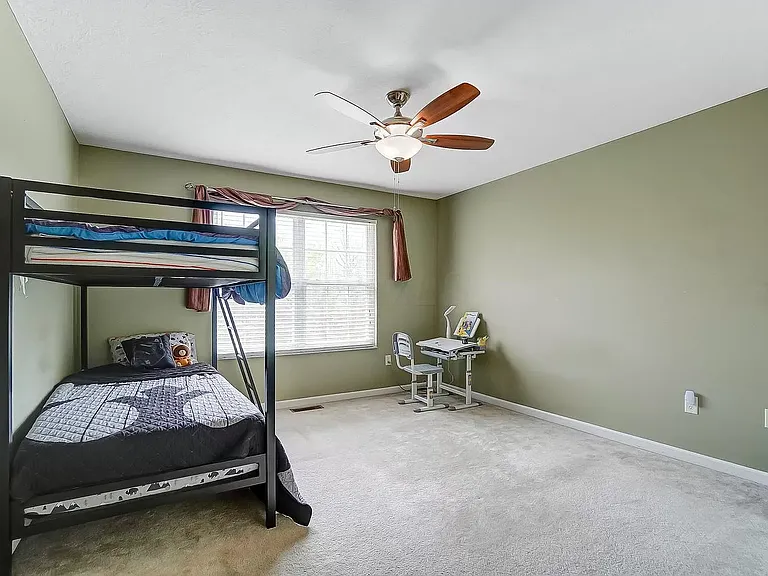 728 Spring Valley Dr — Photo 24