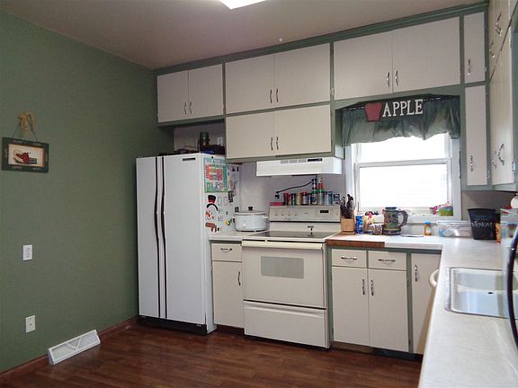 3rd image of 106 N Park Ave