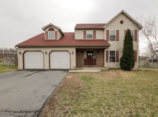 234 Pond View Dr, Hamburg, PA 19526